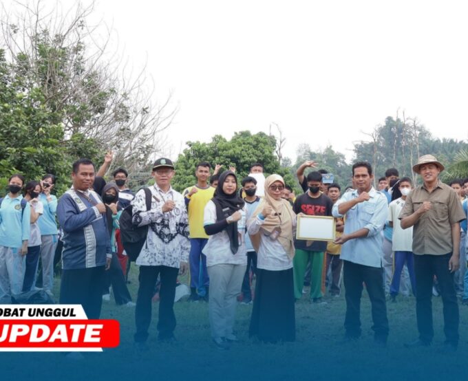 Tingkatkan Kepedulian Lingkungan, Murid SMK Negeri Unggulan Sambas Kunjungi TPA Sorat dan Bank Sampah